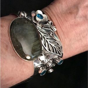 Stunning 925 Sterling Silver Cuff Bracelet